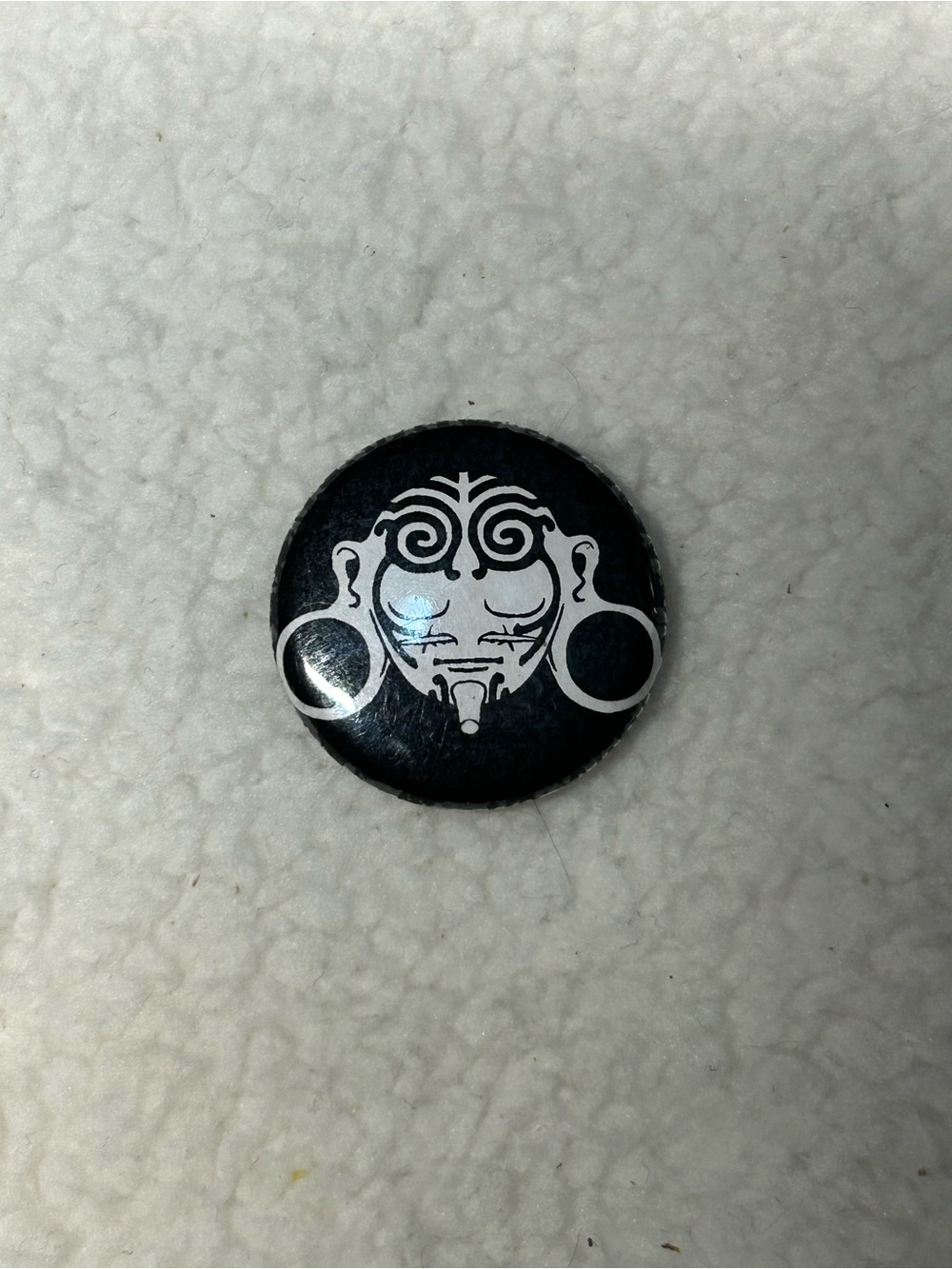 Black Tribal Mask Punk Pin Button – Decorative Wearable Accessory